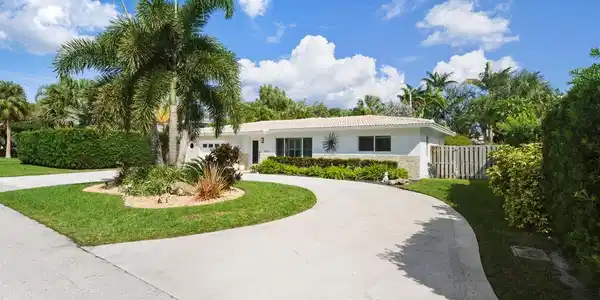 2642 NE 26th