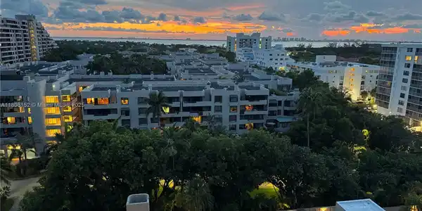 251 Crandon Blvd