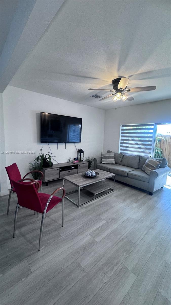 Image 4: family room
