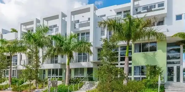 89 N Shore Dr
