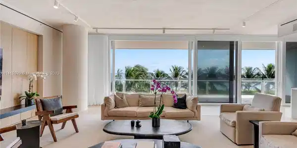 9111 Collins Ave