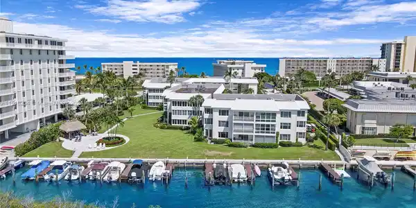 325 Beach Rd