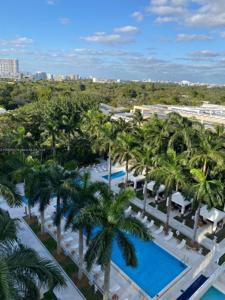 2627 S Bayshore Dr
