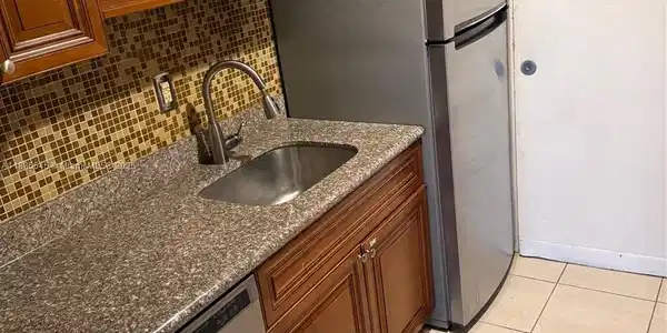 Image 3: Kitchen - Stainless Steel Appliances