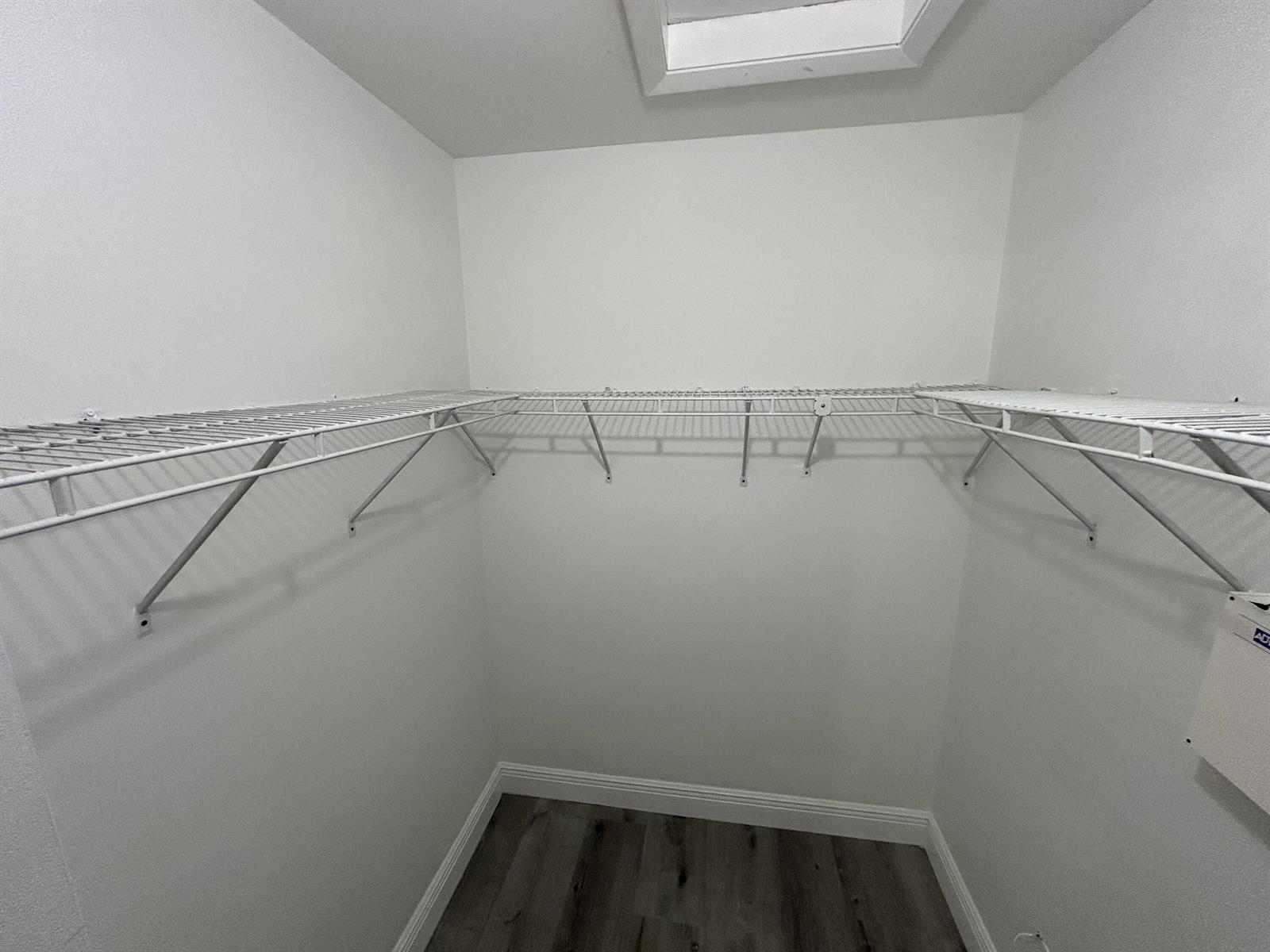 Image 4: Bed1Closet