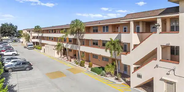 4502 N Federal