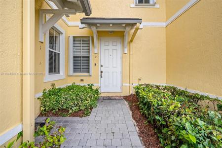 2928 SE 2 St