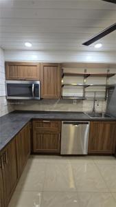 1000 Parkview Dr