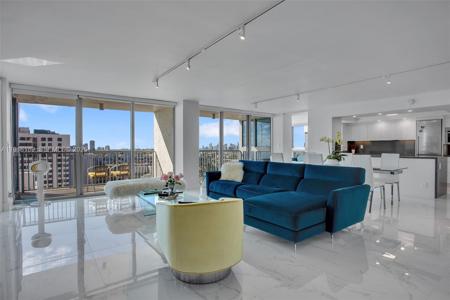 2655 Collins Ave