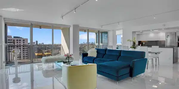 2655 Collins Ave