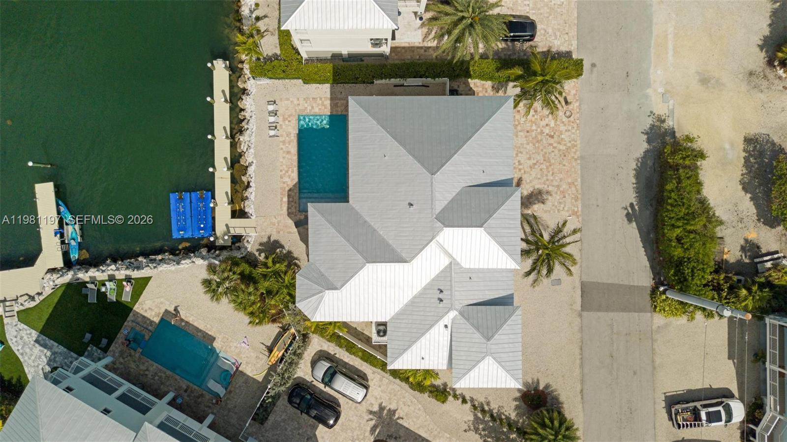 Image 4: Top View