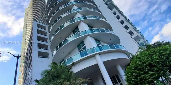 1800 N Bayshore Dr