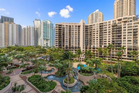 520 Brickell Key Dr