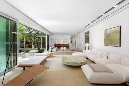 11 La Gorce Cir