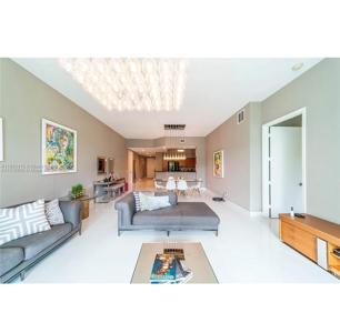 14951 Royal Oaks Ln