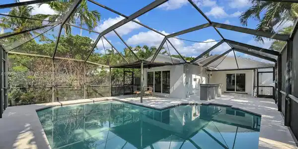 1546 Van Buren St