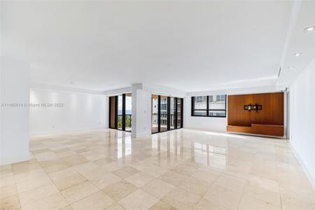 10175 Collins Ave