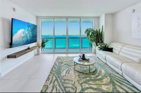1800 N Bayshore Dr