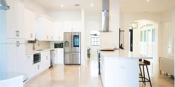 400 NE 11th Ave