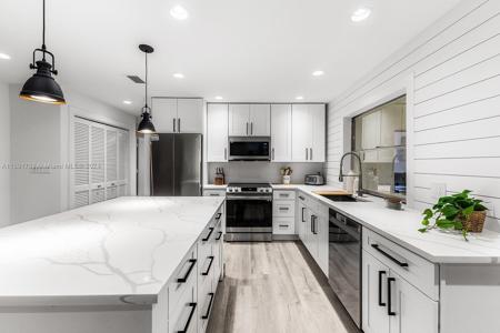 4688 Lakewood Blvd #K8 Naples