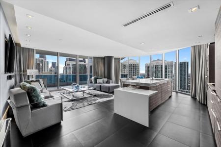 200 Biscayne Boulevard Way