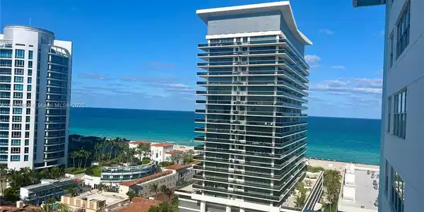 5838 Collins Ave