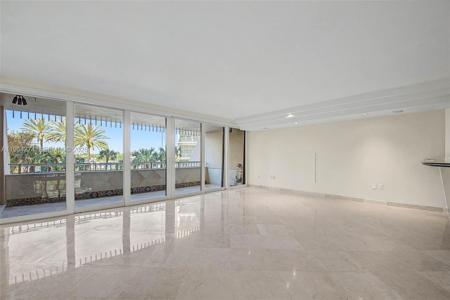 3 Grove Isle Dr