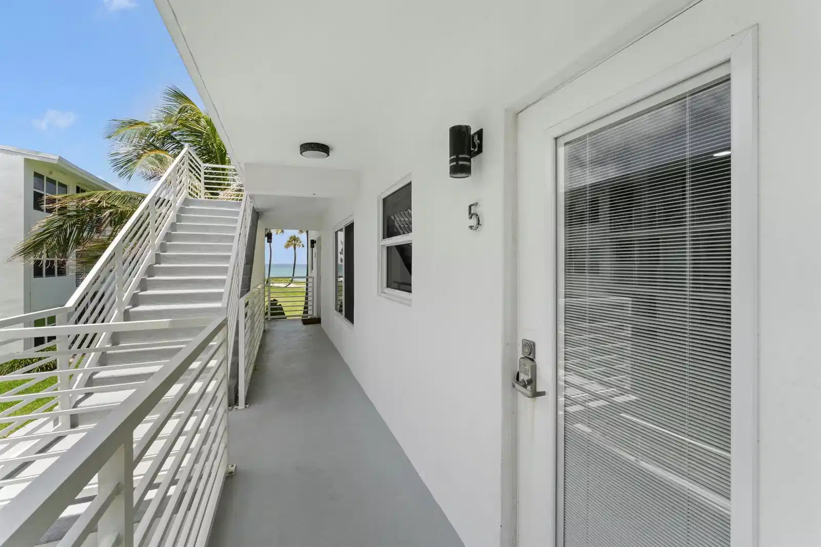 Image 1: 1041 Hillsboro Mile Apt 5-5