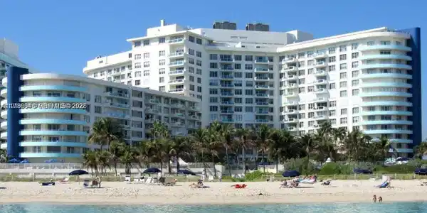 5161 Collins Ave
