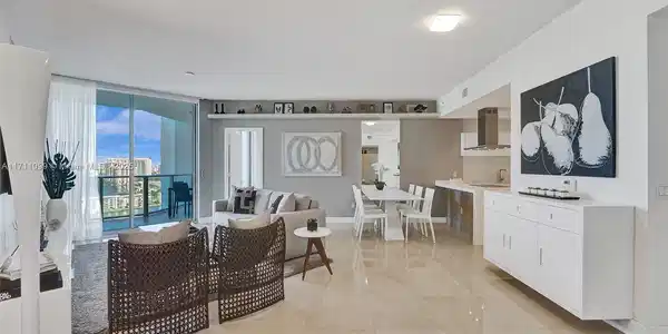 17301 Biscayne Blvd
