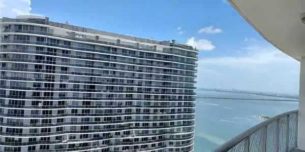 1750 N Bayshore Dr