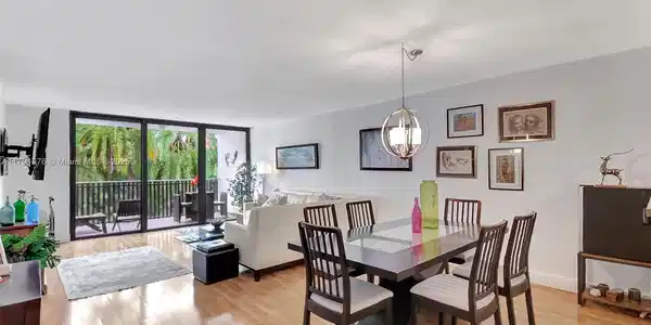 100 Ocean Lane Dr