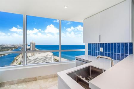4401 Collins Ave