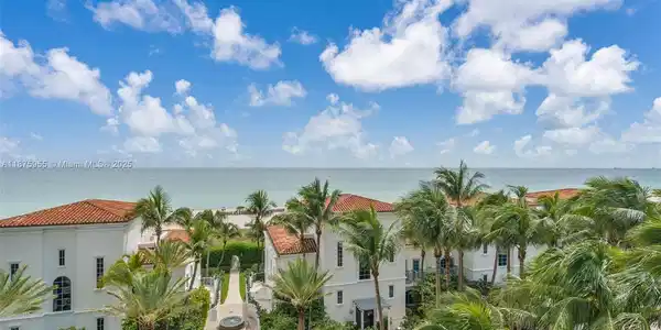 5959 Collins Ave