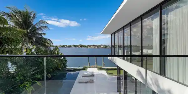1165 N Biscayne Point Rd