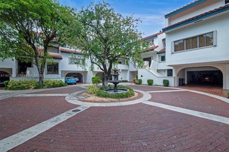 2000 S Bayshore Dr