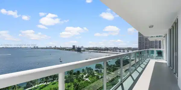 1800 N Bayshore Dr