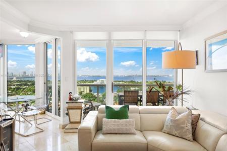 4775 Collins Ave