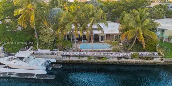 12900 Ixora Cir