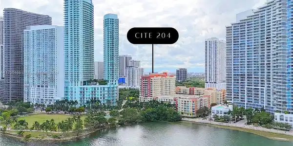 2000 N Bayshore Dr