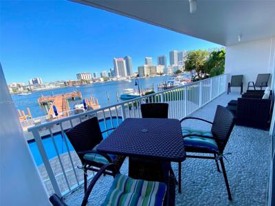 400 Golden Isles Dr