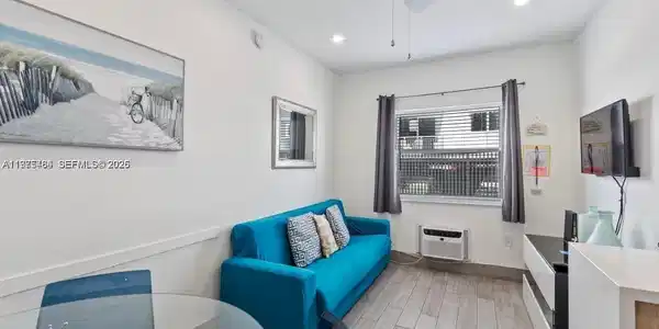 335 Ocean Dr
