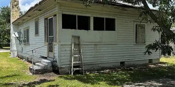 Image 4: view standing in the back yard