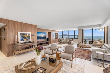 3 Grove Isle Dr