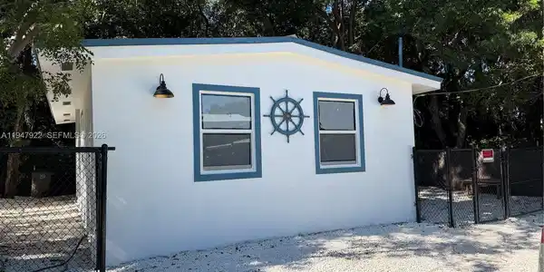 113 Poinciana Dr