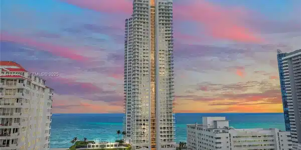6365 Collins Ave