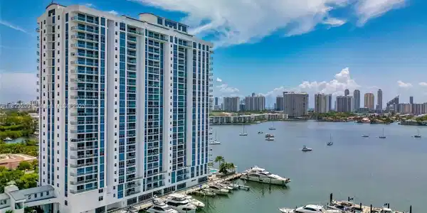 17301 Biscayne Blvd