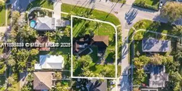 10900 N Bayshore Dr