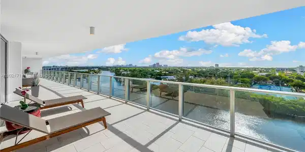 Image 3: 72' Long, 12' Deep Private Terrace