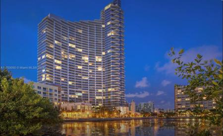 2020 N Bayshore Dr